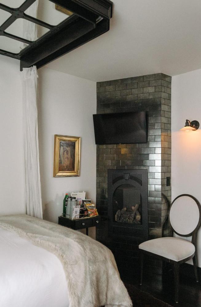 Granada Hotel & Bistro